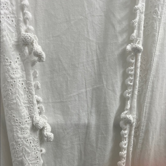 🤍✨ Ivory Lace-Trimmed Robe • Luxe Lounge Wrap • Bridal Getting Ready 🤩✨ - Picture 7 of 10